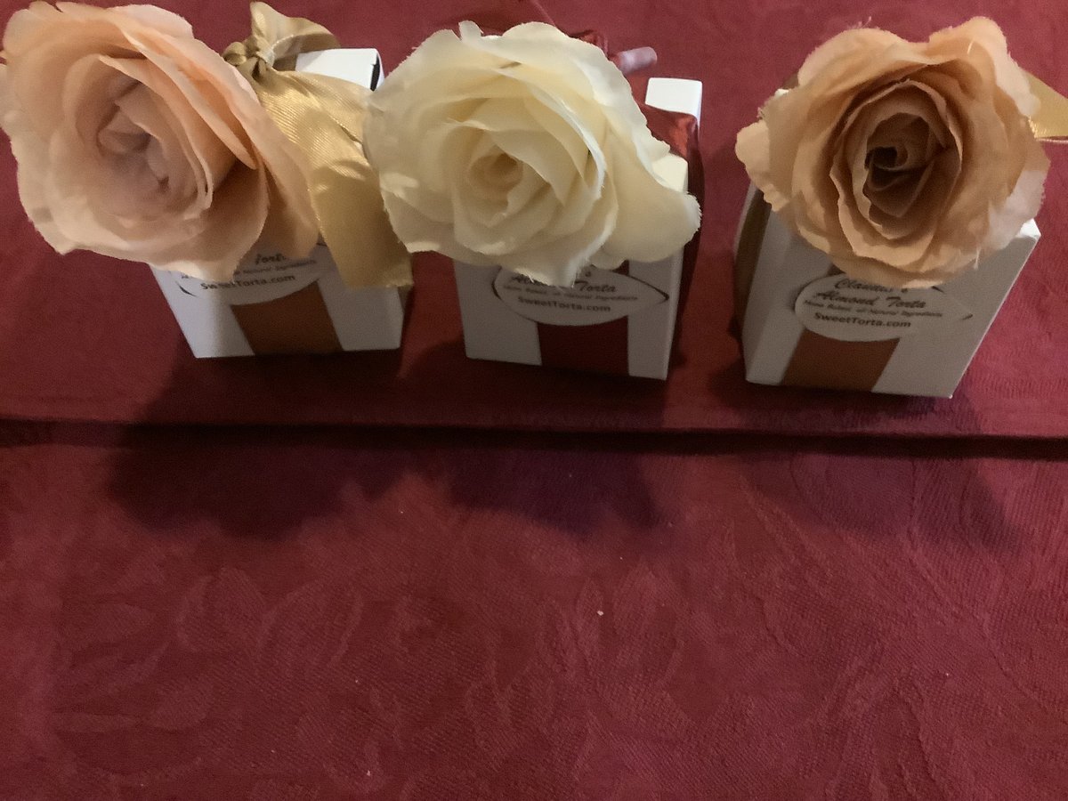 Image of 1 inch Wedding favors 