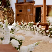 Image 2 of Classic Wedding Flowers