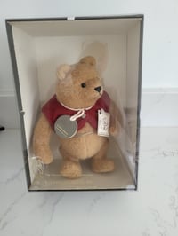 Image 3 of R John Wright Winnie the Pooh  22cm  Limited Edition