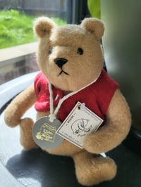 Image 1 of R John Wright Winnie the Pooh  22cm  Limited Edition