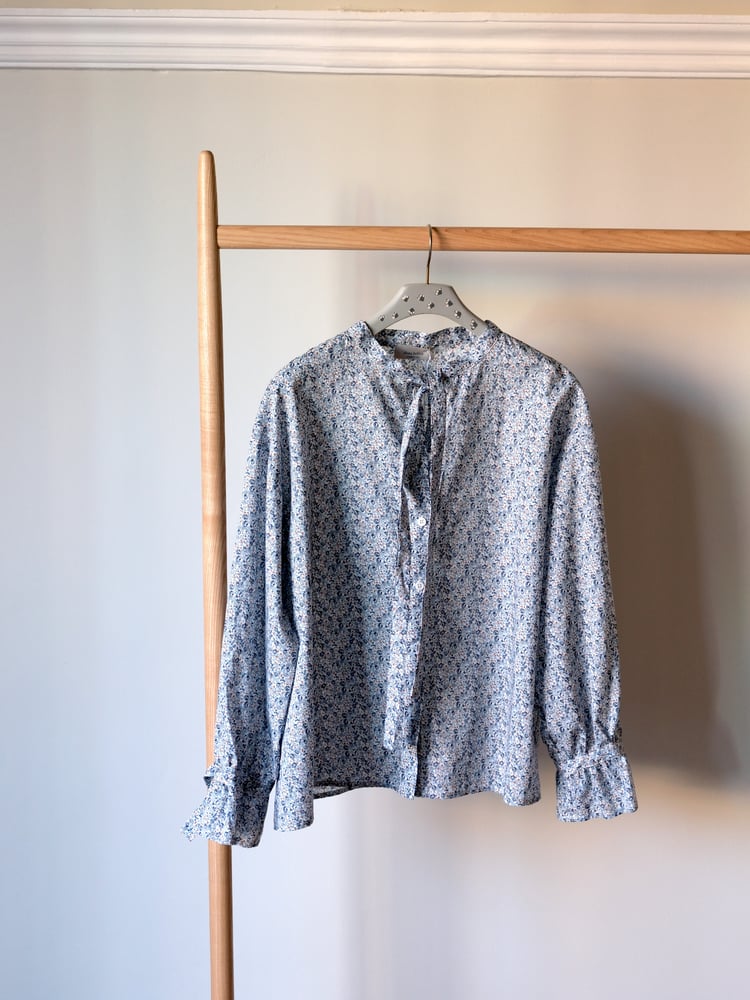 Image of Camicia con scarpina