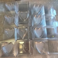 Image 2 of Knitted Heart clamshell 