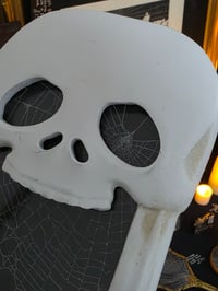 Image 2 of Retro White skull framed - preserved web