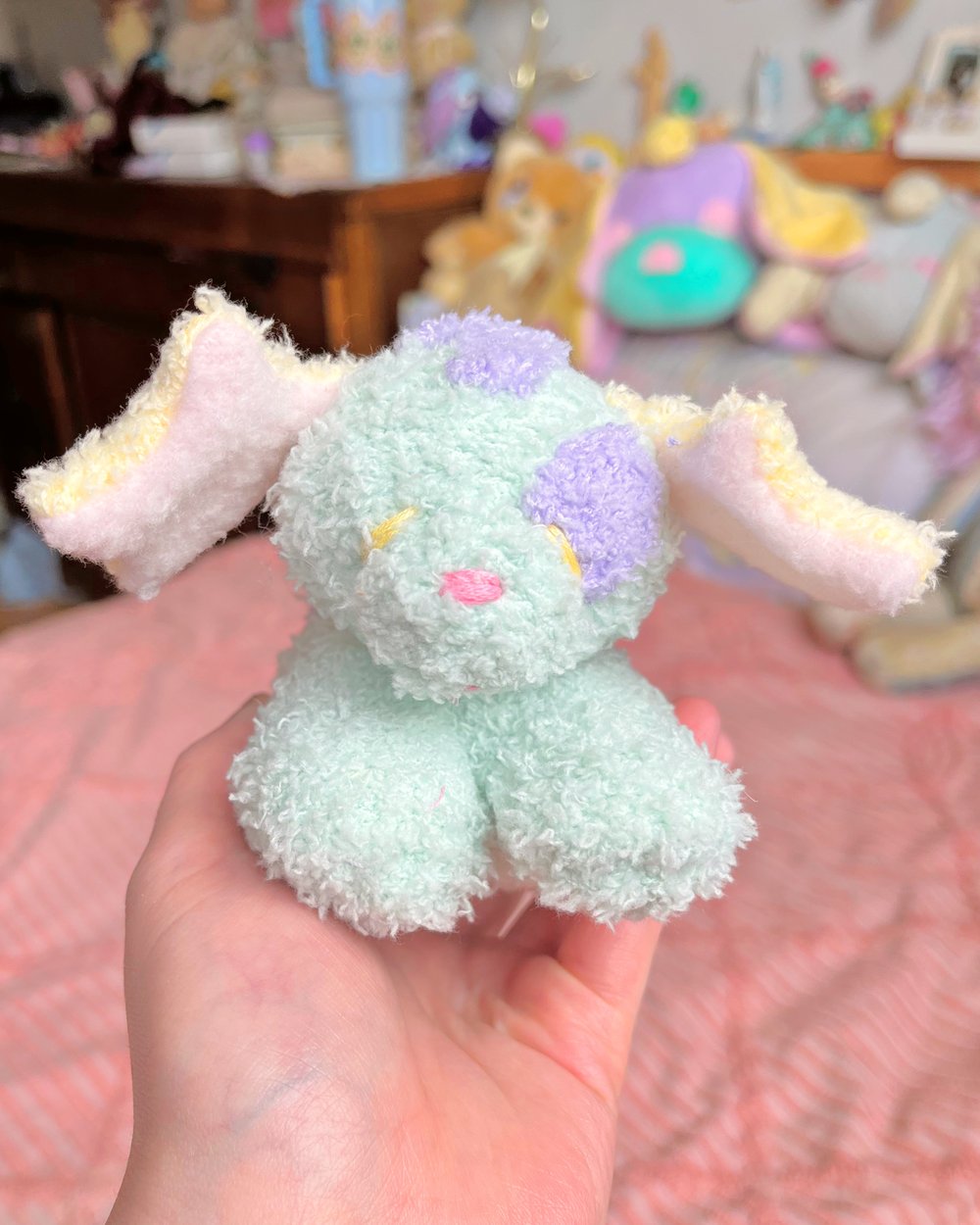 Image of Wishpup, green with purple spots