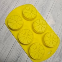 Image 2 of 6 cell Lemon mould 