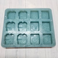 Image 1 of Laundry topper mould 