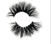 Lash O'clock 🥂🕚