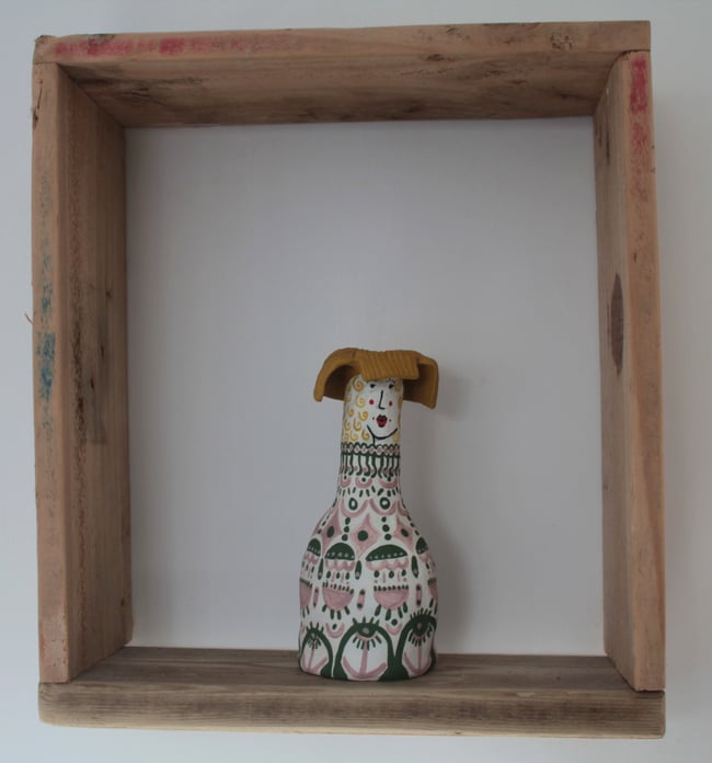 'Fine lady' ceramic vessel