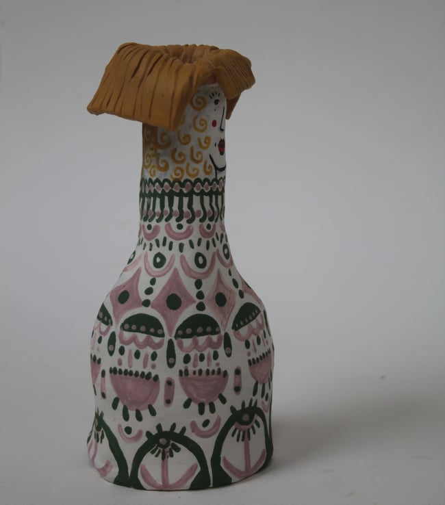 'Fine lady' ceramic vessel