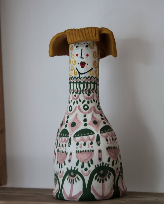 'Fine lady' ceramic vessel