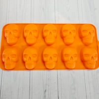 Image 1 of Large skull mould 