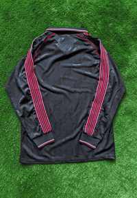 Image 4 of Manchester United Long Sleeve X Guinness