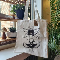 Image 1 of beetle tote