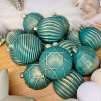 Image 2 of 3d bauble mould