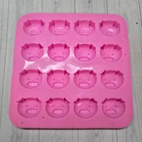 Image 2 of Pig mould 