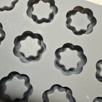 Image 3 of Groovy mould