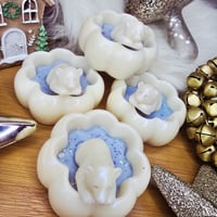 Image 2 of Groovy mould