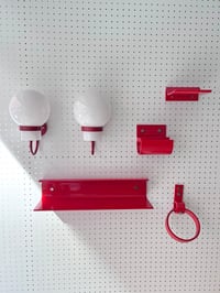 Image 1 of SET DE ACCESORIOS DE BAÑO EN COLOR ROJO, AÑOS 70