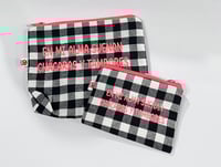 Image 1 of Monedero o neceser bordado  En mi alma suenan chácaras y tambores