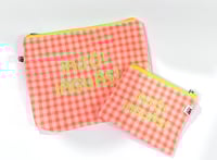 Image 3 of Monedero, neceser y/o funda de libro electrónico bordado ¡Ajó! ¡Aguás!