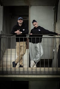 Image 3 of SUDADERA BLACK BOLSILLO OCULTO