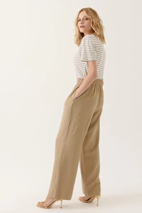 Image 4 of Camiseta Lena Crema