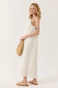 Image 2 of Vestido Cleanta Crema