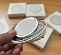 Image 2 of Apple Mag Safe charger Type-c