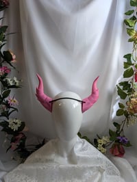 Image 3 of Dragon Horns | Pink - Orange | Large