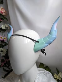 Image 1 of Dragon Horns | Rainbow Blue-Pink | Large