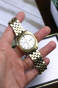 Image 6 of 1968 Omega Constellation 168.019 - Gerald Genta "C-Shape" design - All original with box