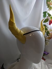 Image 2 of Dragon Horns | Yellow | Large