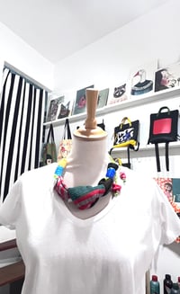 Image 2 of Collar Intarsia  II de Domingo Ayala