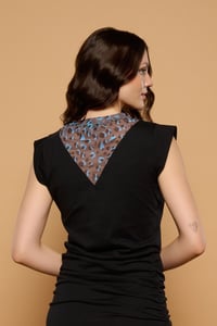 Image 4 of Top Black Genetta  de Minueto