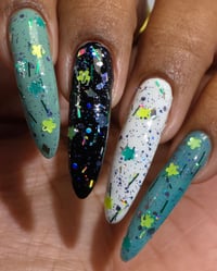 Image 11 of Caught In The Breeze 