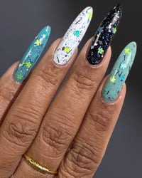 Image 12 of Caught In The Breeze 