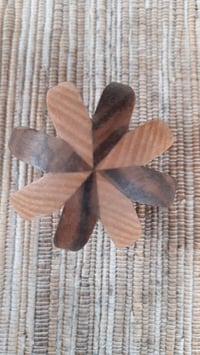 Image 1 of Sphère . Frêne & Noyer