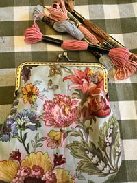 Image 1 of Bourse à broder