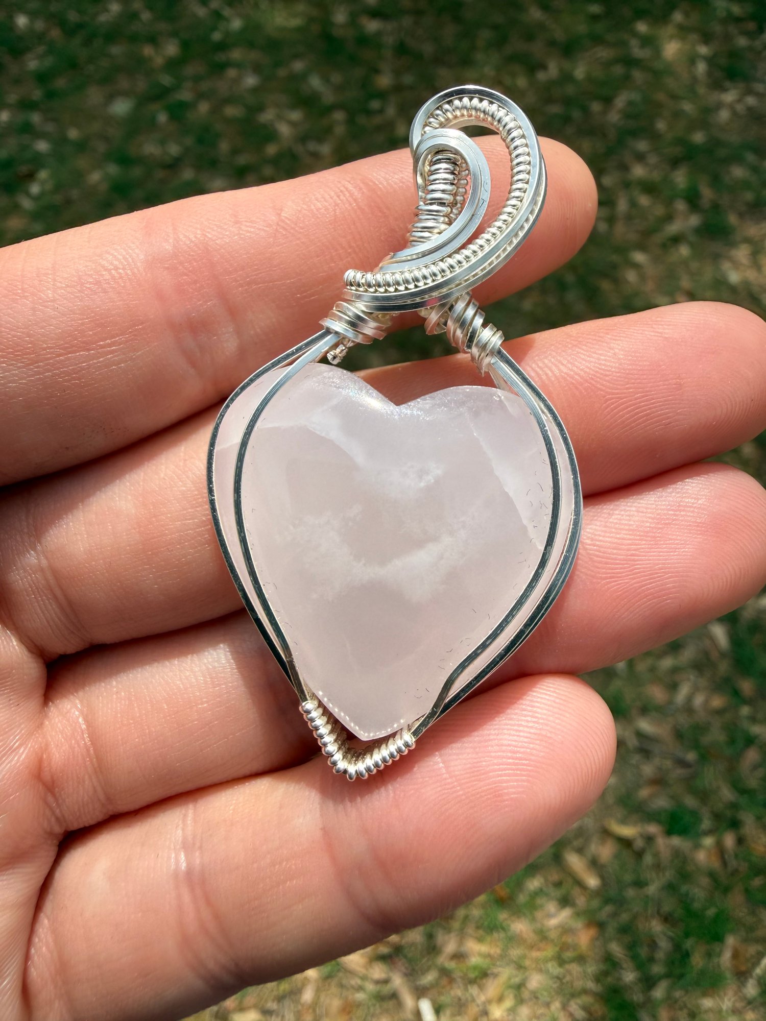 Pink Mangano Calcite Heart (UV Reactive - Peru)