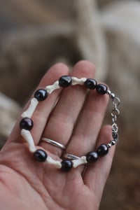 Image 3 of Bracciale Falangi di Volpe e Perle nere