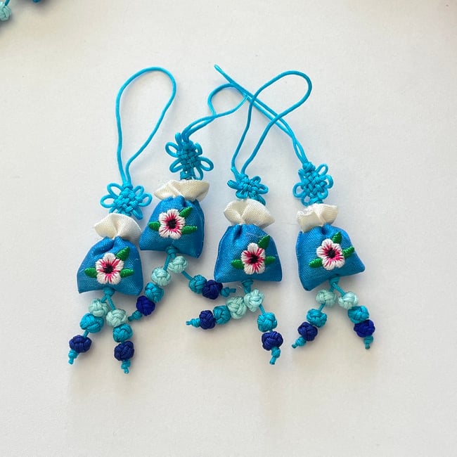 'flower pouch' korean traditional norigae charm