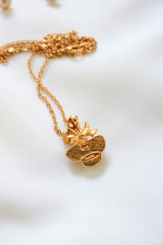 Image of Vintage Avon Pastel Porcelain Rose Necklace with Rose Earrings 