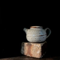 Image 2 of White shino tea pot<<