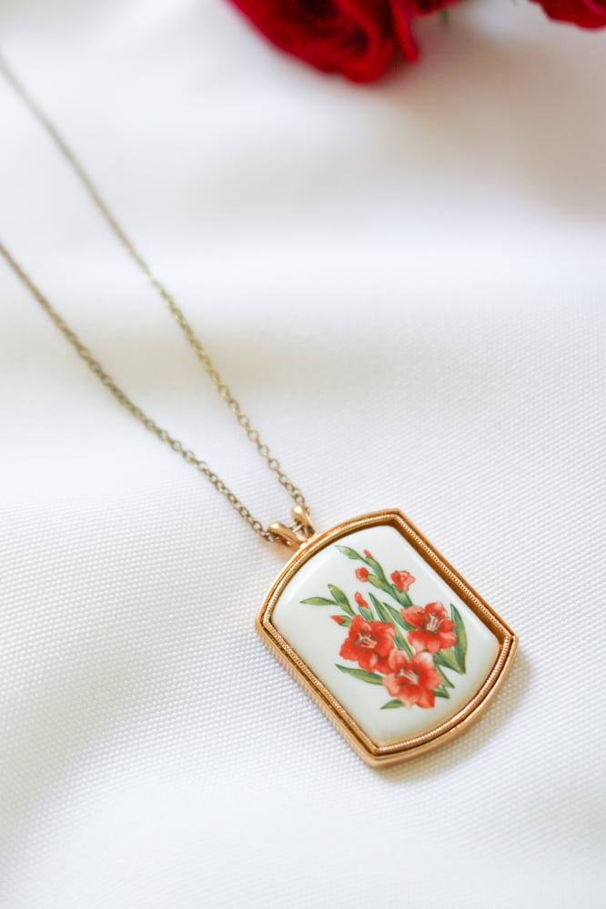 Image of Vintage 80s Avon August "Floral Heritage Collection" Gladiola Necklace  