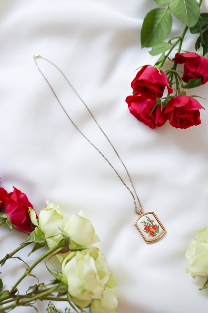 Image of Vintage 80s Avon August "Floral Heritage Collection" Gladiola Necklace  