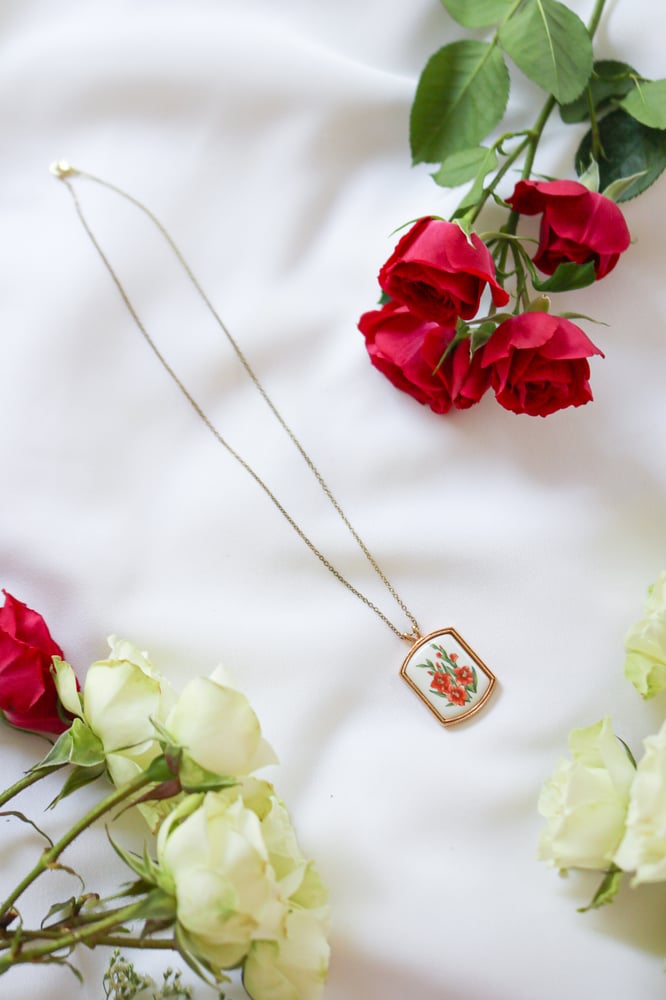 Image of Vintage 80s Avon August "Floral Heritage Collection" Gladiola Necklace  