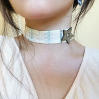 Image 2 of Cream floral star chocker