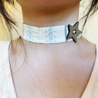 Image 3 of Cream floral star chocker