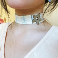 Image 4 of Cream floral star chocker