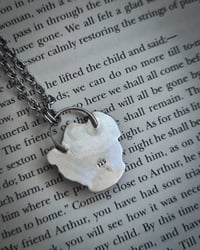 Image 2 of Tea pot with kyanite stone 